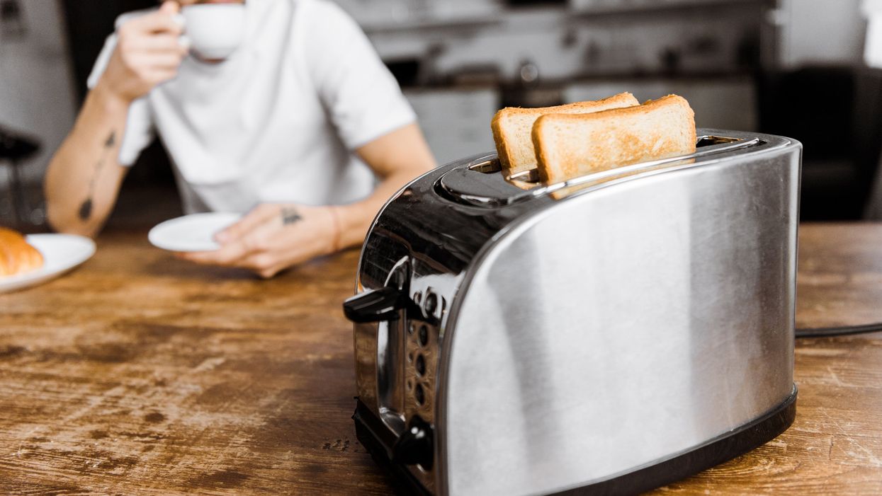 https://www.indy100.com/media-library/10-best-cheap-toasters-for-making-breakfast-on-a-budget.jpg?id=28060457&width=1245&height=700&quality=85&coordinates=0%2C202%2C0%2C202