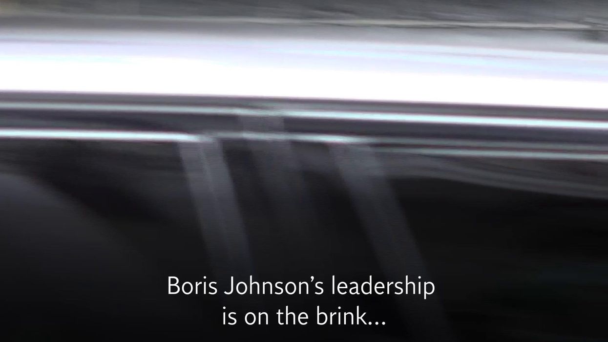 People think this MPs resignation letter has an X-rated signature