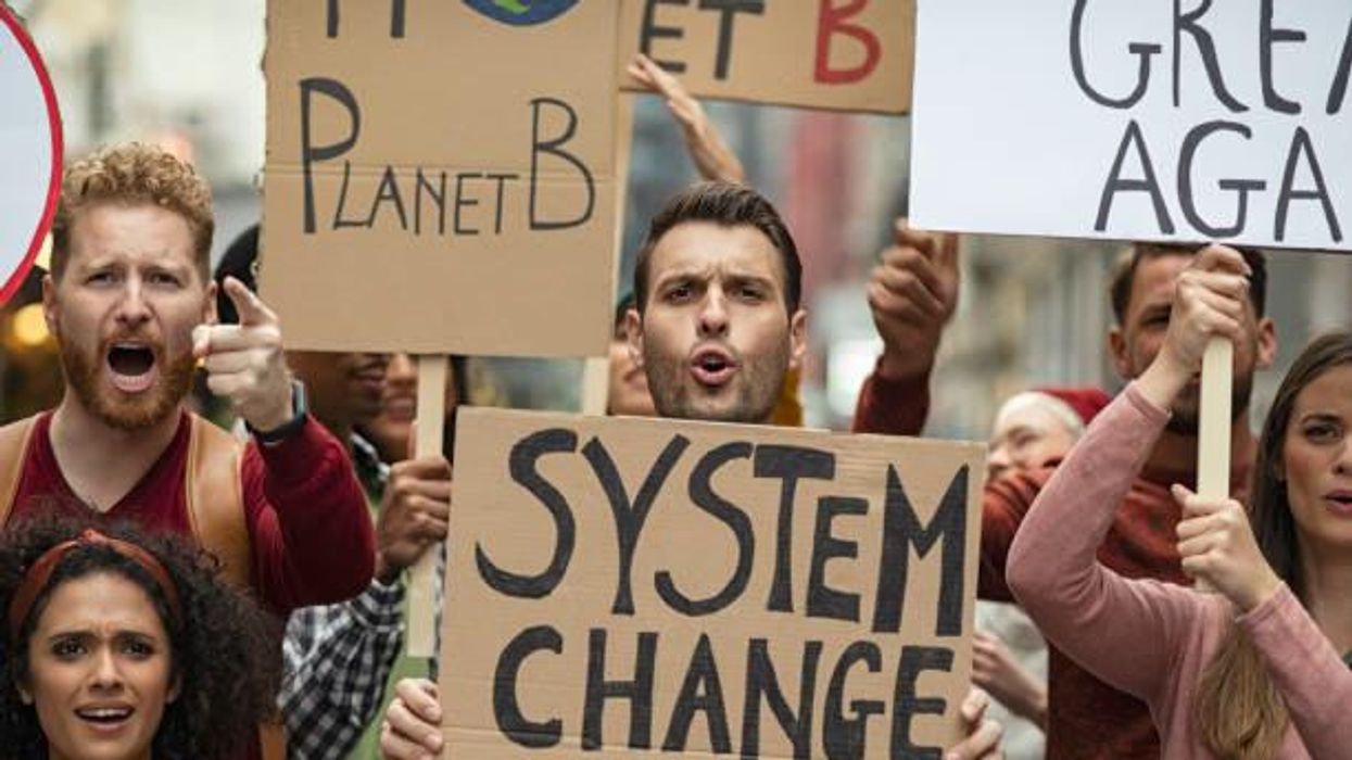 Jordan Peterson tells Joe Rogan there's no such thing as climate and everyone's confused