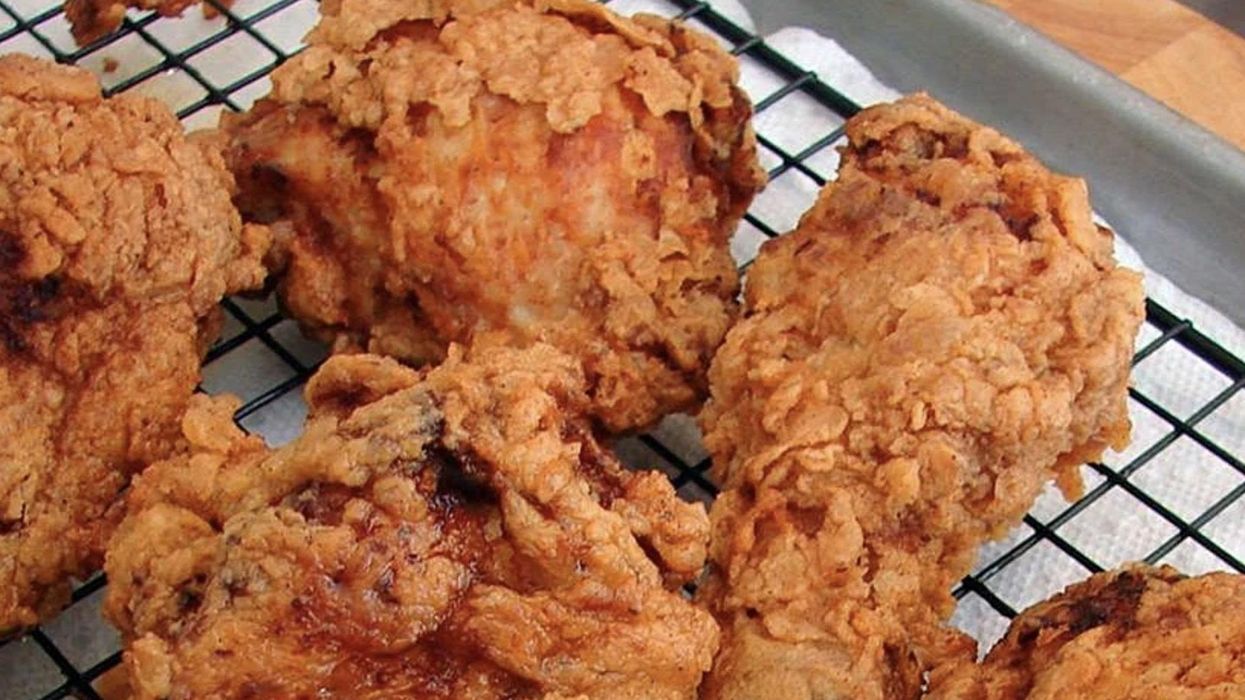 Woman discovers that her fried chicken order is actually 'fried paper'