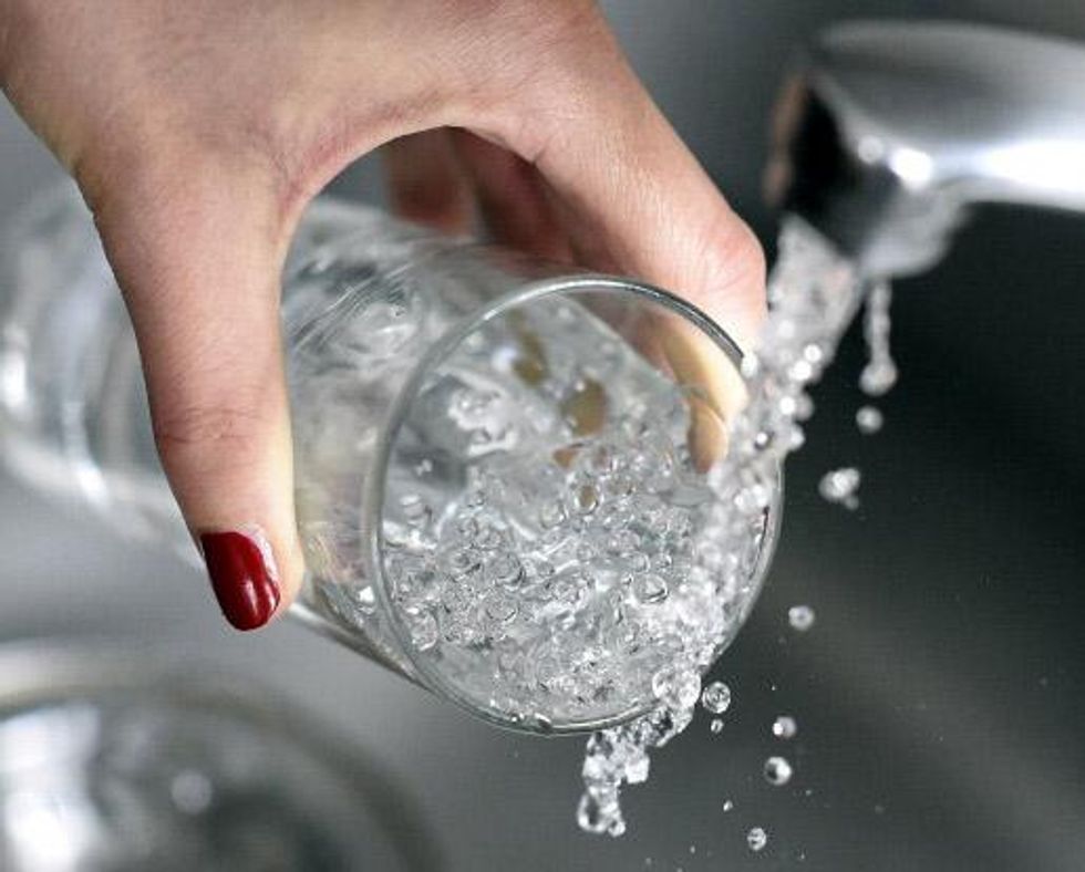 84 obese people took part in the study to see how much weight they lost by drinking water before a meal