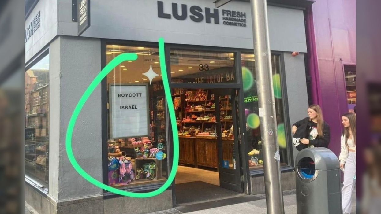 Customers boycott Lush over 'boycott Israel' sign