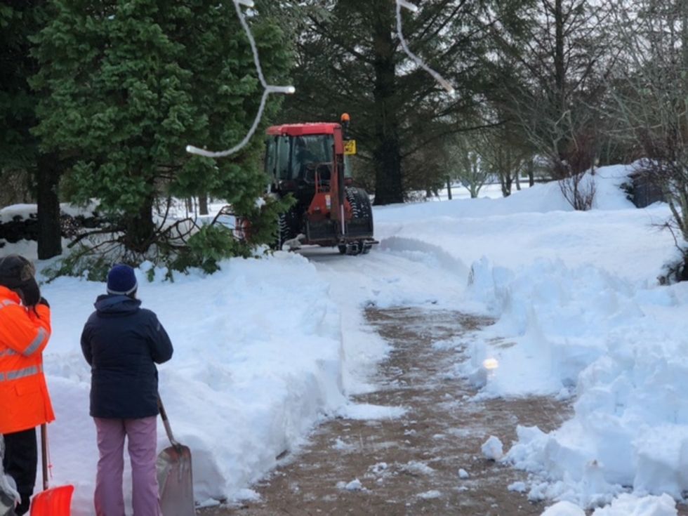 Snowed-in couple hail ‘good Samaritan’ farmer who cleared drive