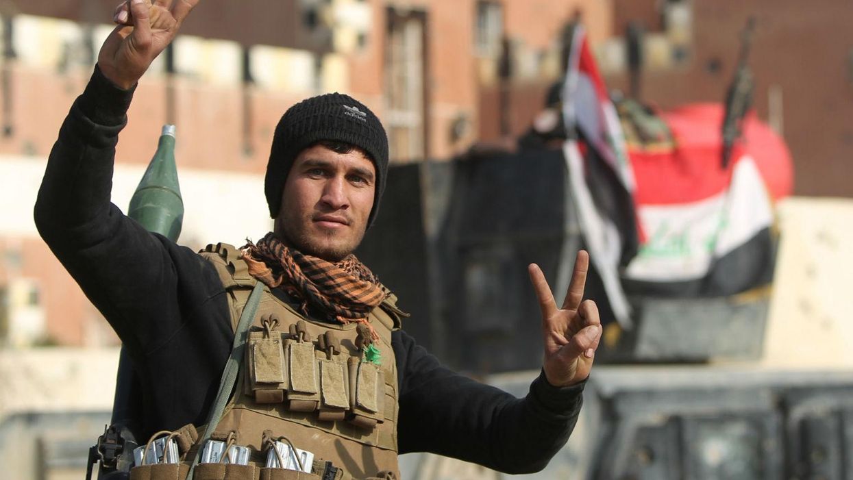 A member of Iraq's elite counter-terrorism service in Ramadi on December 28, 2015