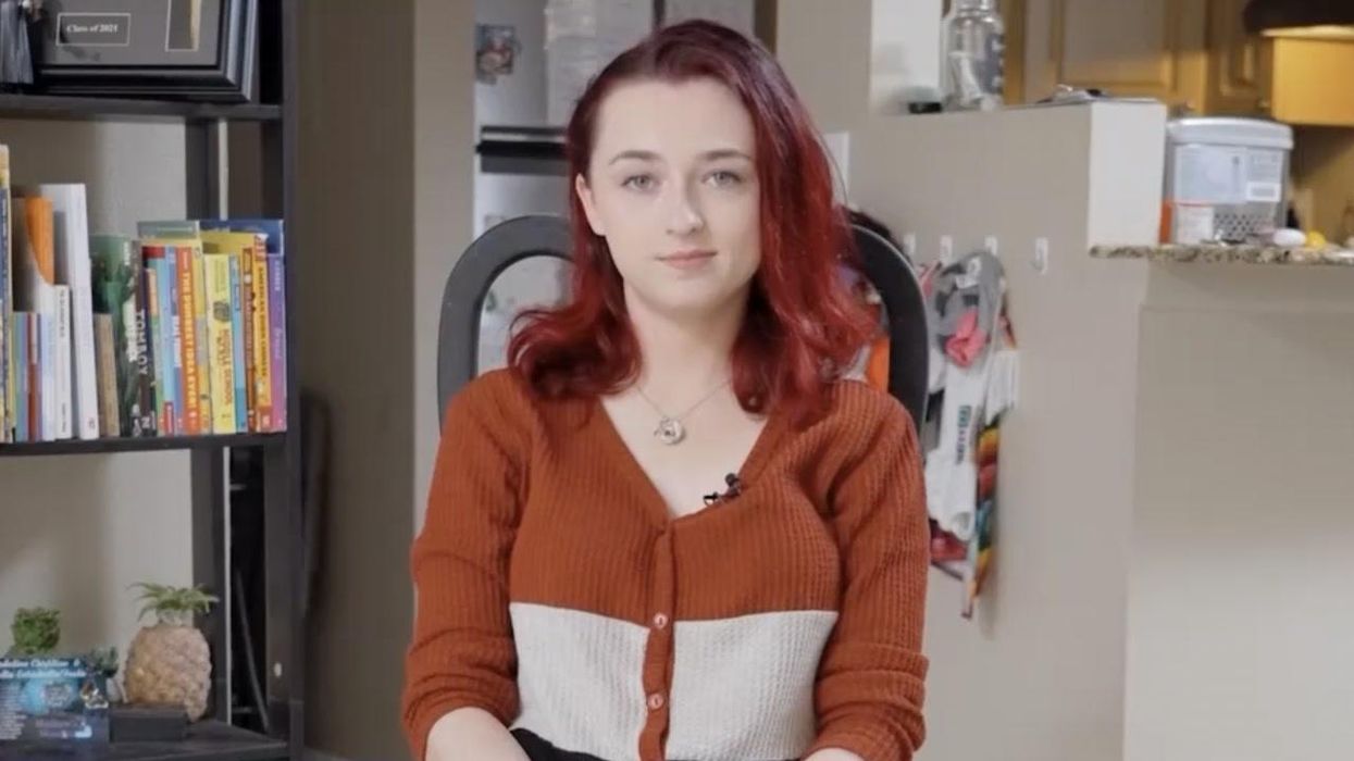 Heartbreaking video shows children sitting car while driver receives sex act