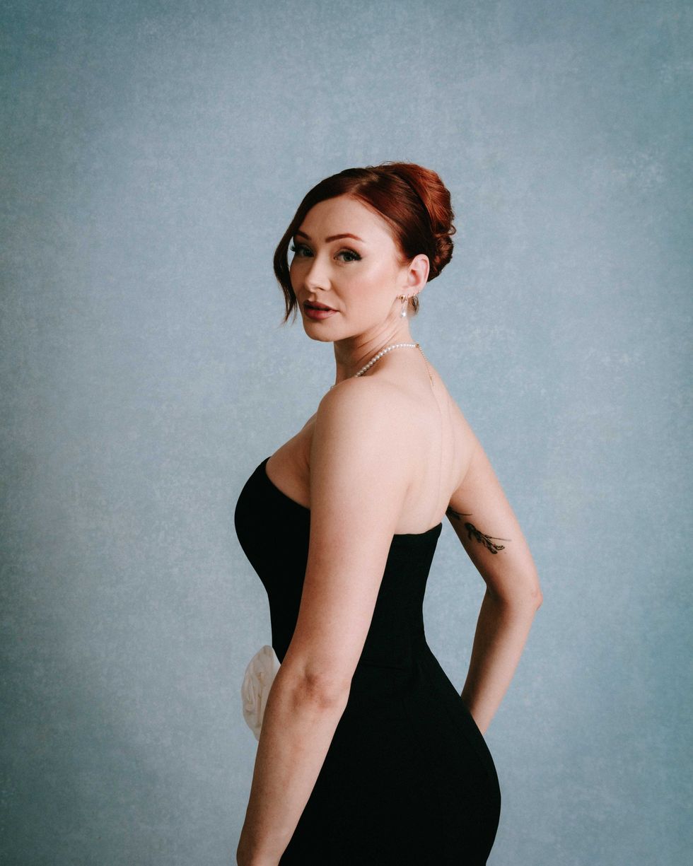 A portrait of Elz the Witch