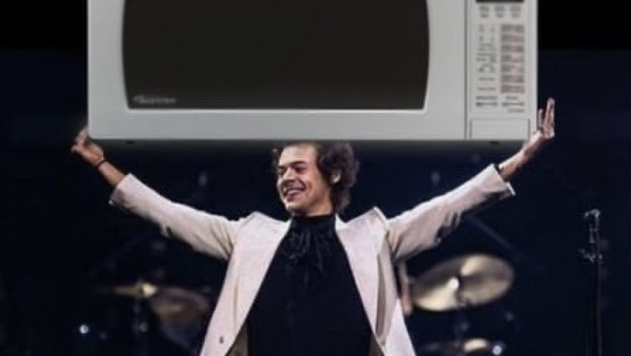 <p>A rumor spread that Harry Styles stole a microwave from his Long Island concert.</p>