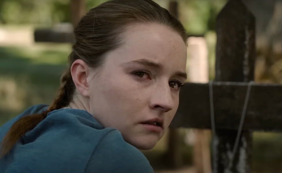 A screenshot of Kaitlyn Dever as Abby in The Last of Us