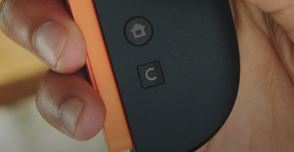 A screenshot of the C button on the right Joy-Con 2 controller