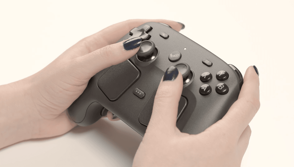 A screenshot of the Steam Controller from Valve's Official Overview and Quick Start Guide
