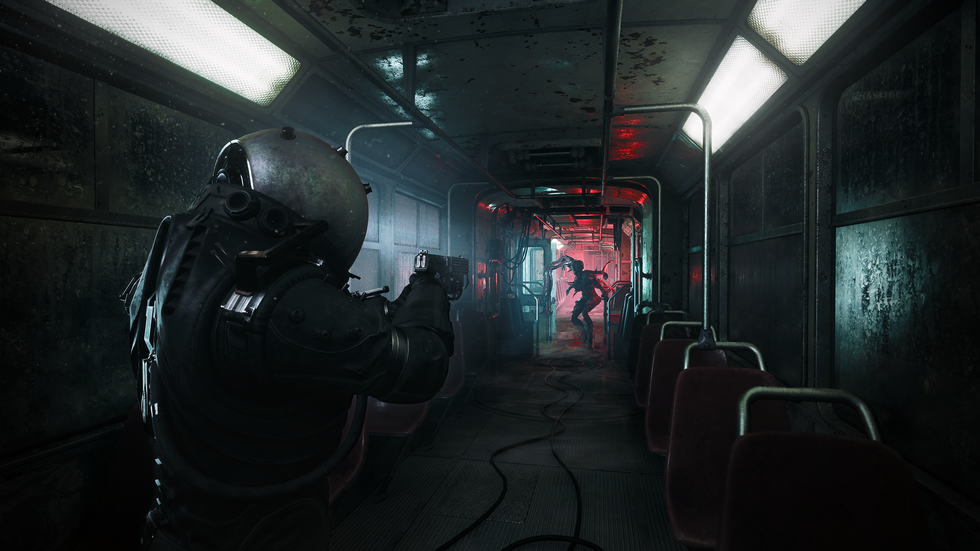 A screenshot of the Traveler fighting an enemy in Cronos: The New Dawn