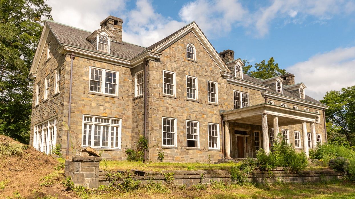 Abandoned mansion discovered on old scientific farm