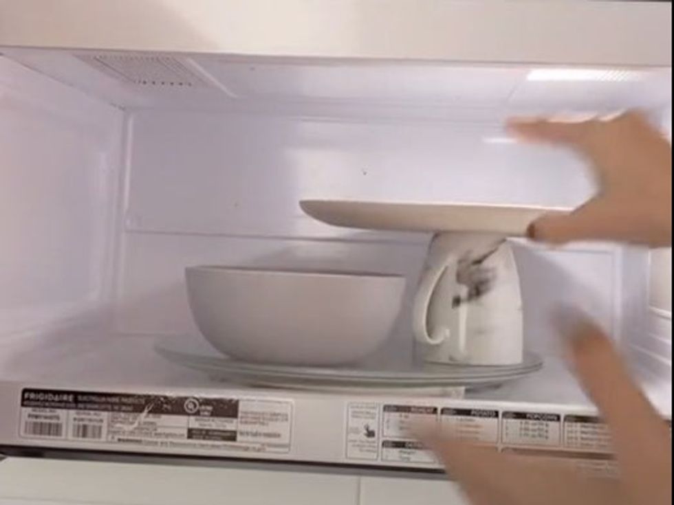 Add a mug for height distribution.