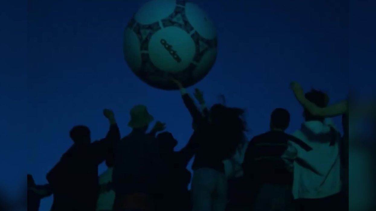 Oasis kick off reunion tour and fans have only one question