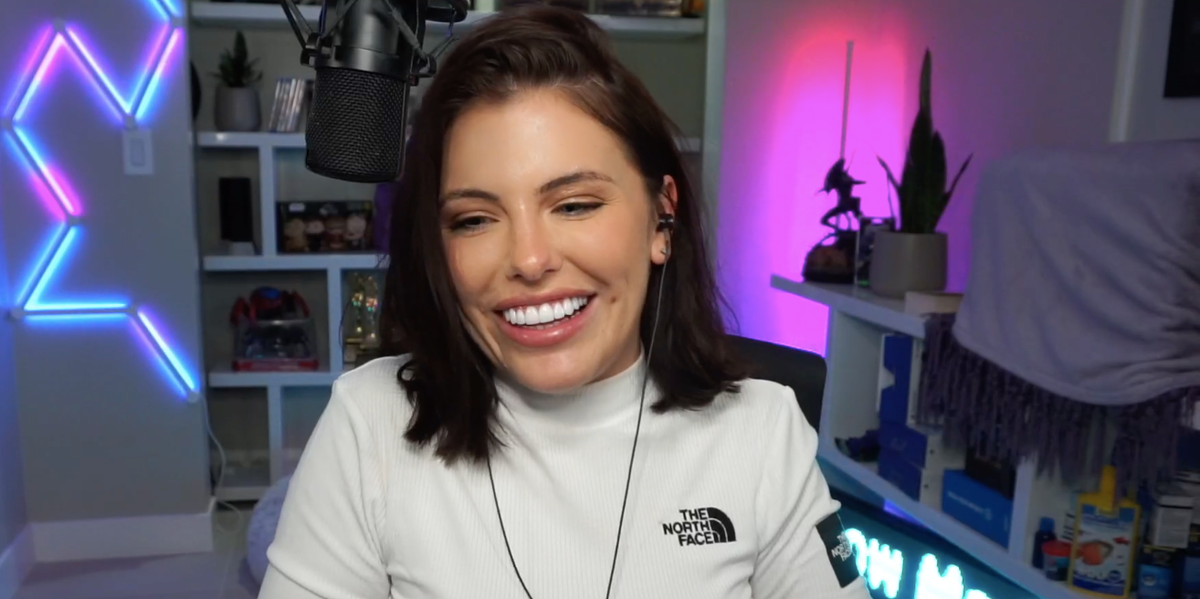 Adriana Chechik breaks her back following freak accident at TwitchCon