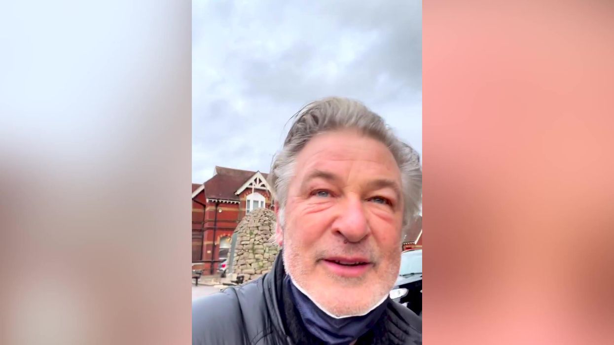 Alec Baldwin walks through Hampshire town because his chauffer’s car was stolen at airport