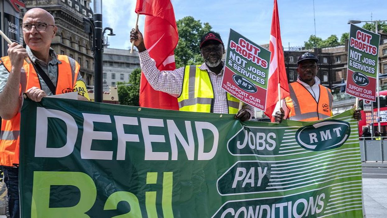 Downing St roasted for stating the obvious and warning mass strikes will ‘disrupt people’s lives’