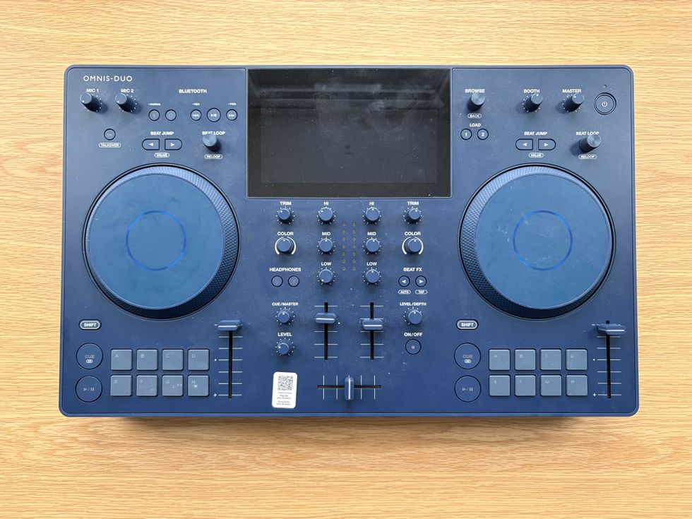 An image of the AlphaTheta OMNIS-DUO DJ controller