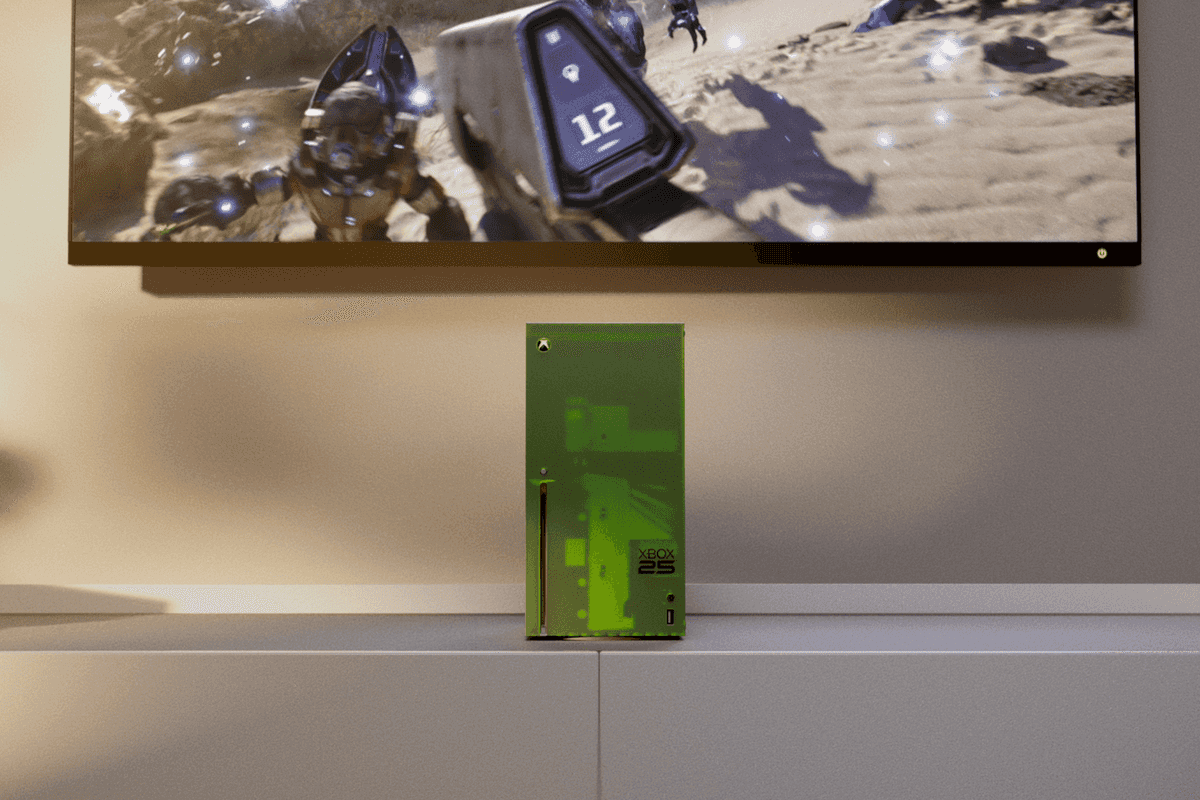 An official product image of the XBOX Series X25 console