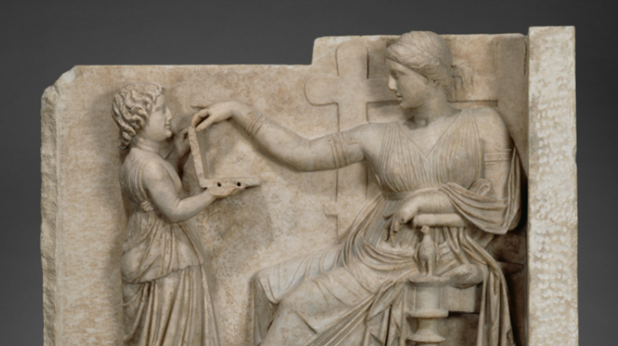 'Laptop' spotted in Ancient Greek statue
