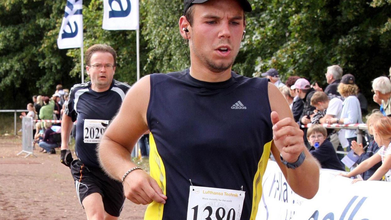 Andreas Lubitz participates in the Airport Hamburg 10-mile race in 2009