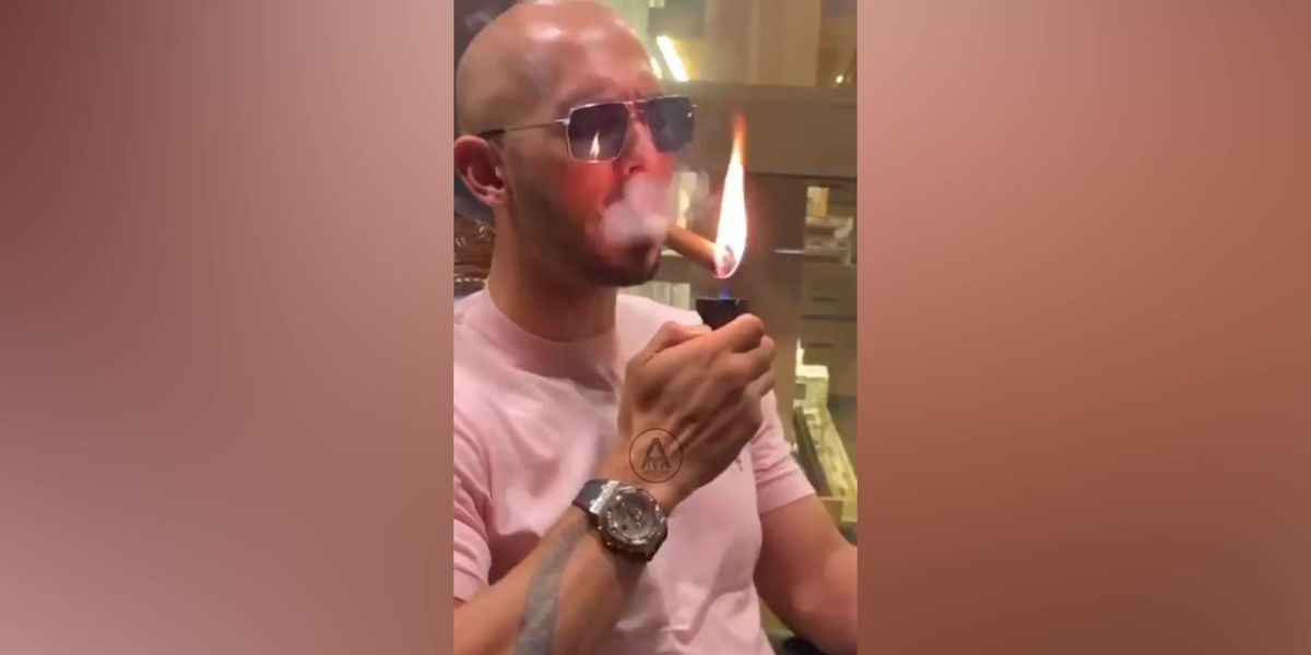 Original follow 7 Ways Ron DeSantis Is Morphing Into Donald Trump - TrendRadars