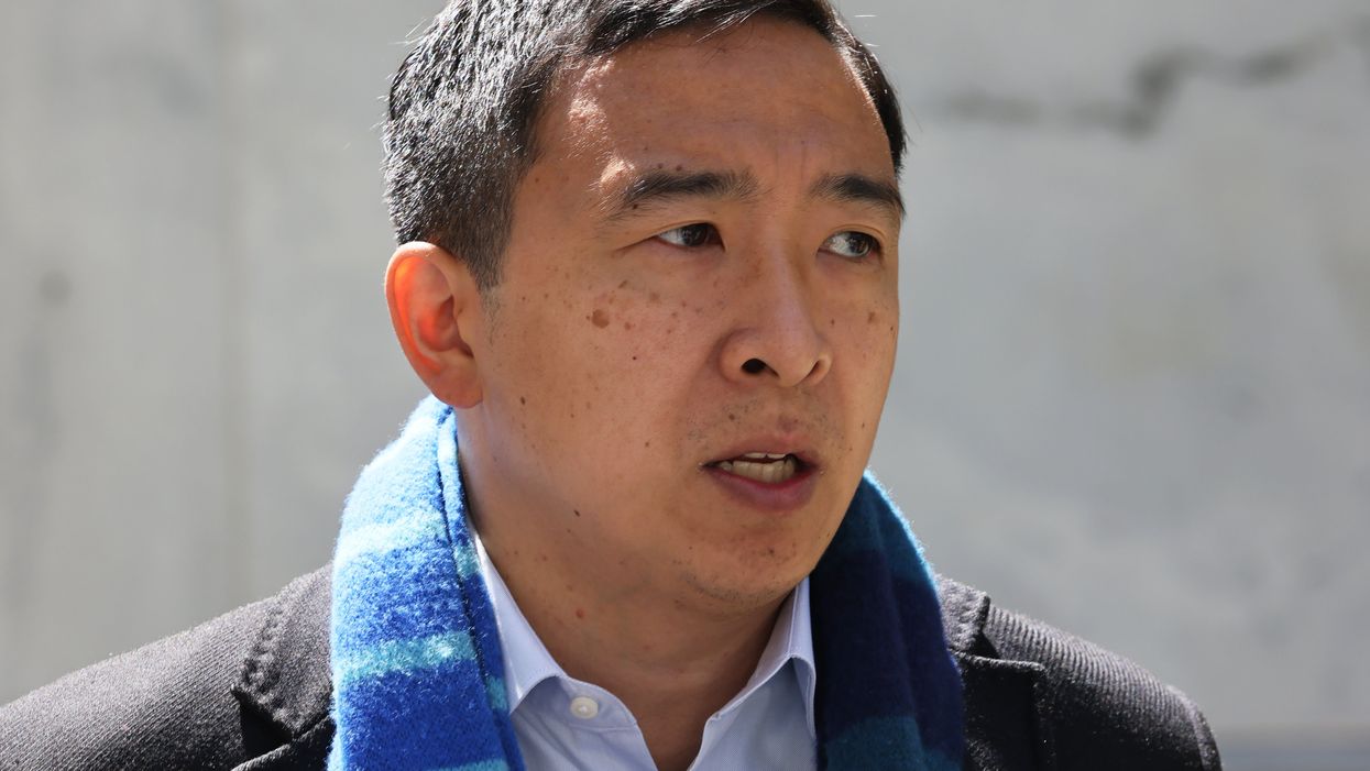 <p>Andrew Yang has found himself being accusing of cheating in a pop quiz about New York.</p>