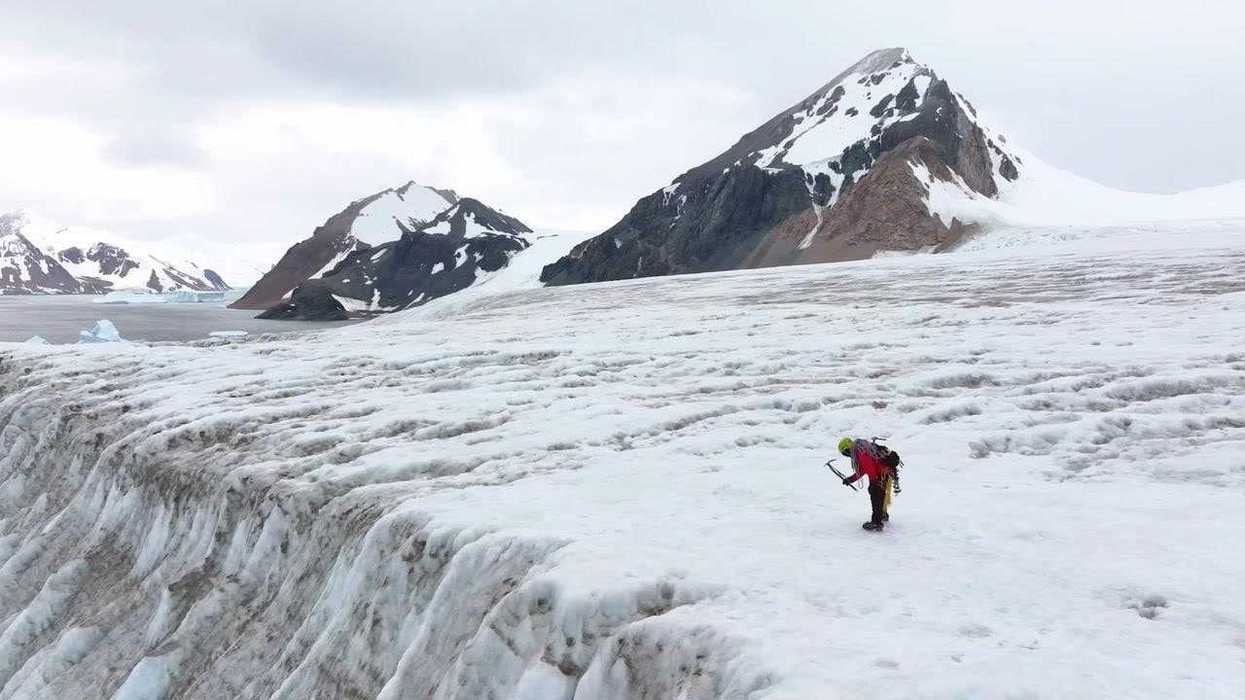Giant pink boulders sitting on a hidden underworld discovered on Antarctic mountain