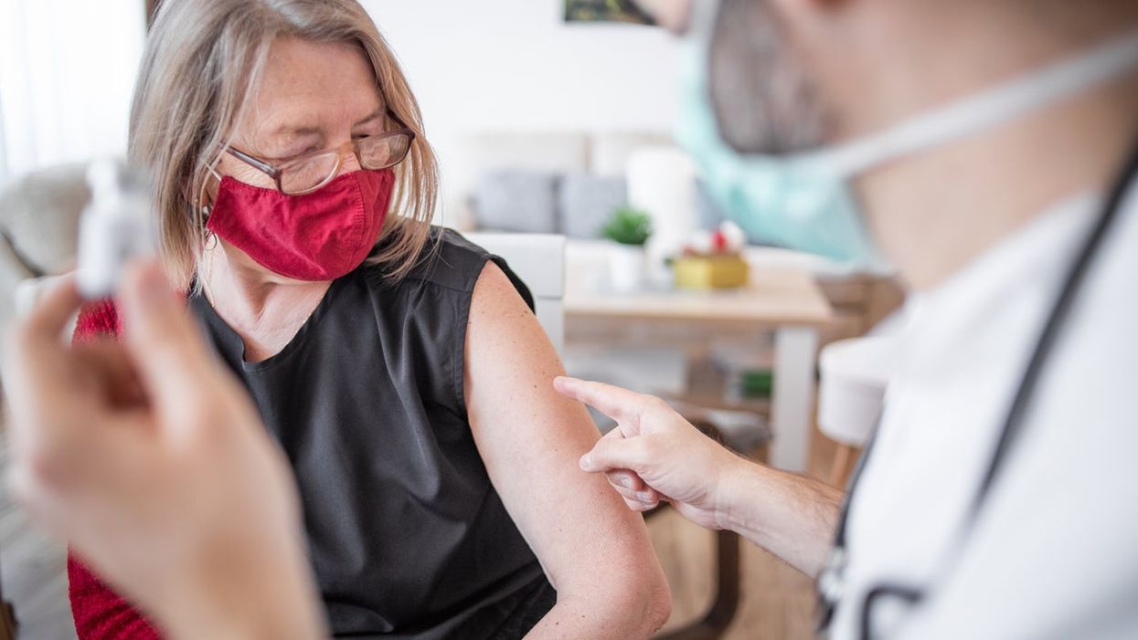 <p>Anti-vaxxers are trying to “reverse” the vaccine. </p>