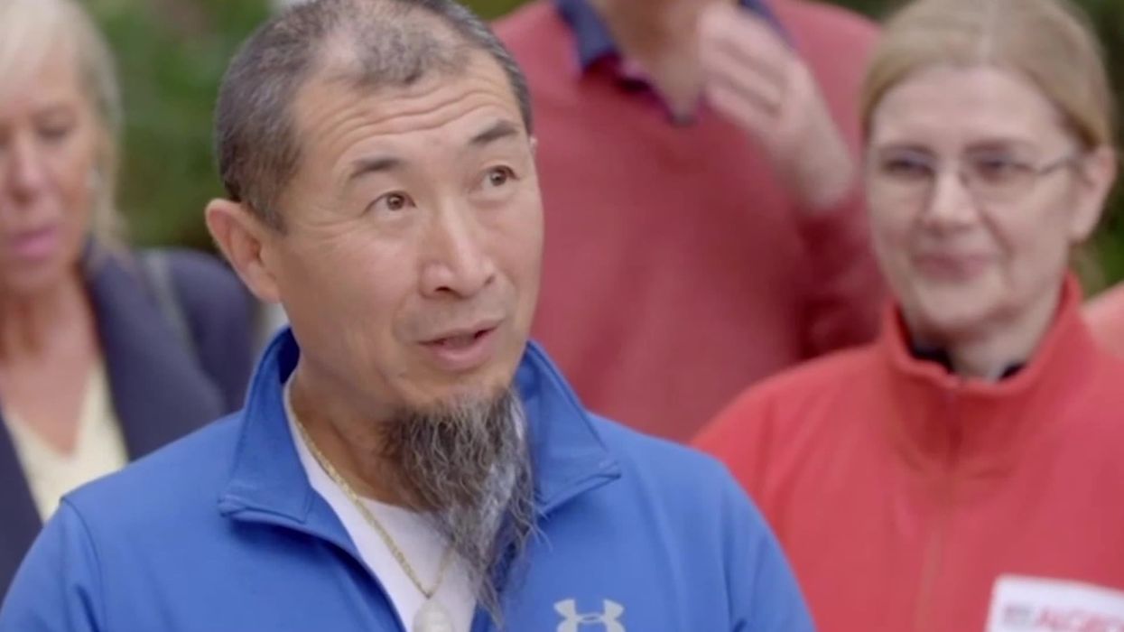 Antiques Roadshow guest shocked at true value of £7.99 vase