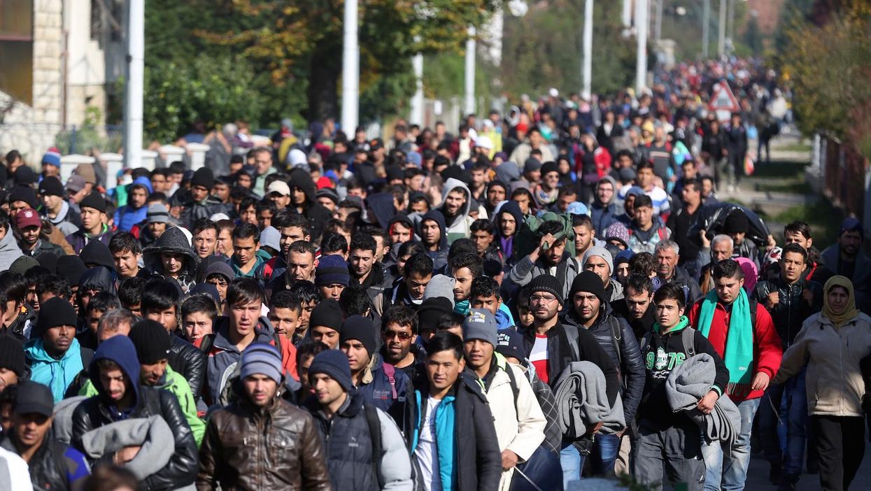 Around 2,000 refugees and migrants cross the Croatia-Slovenia border