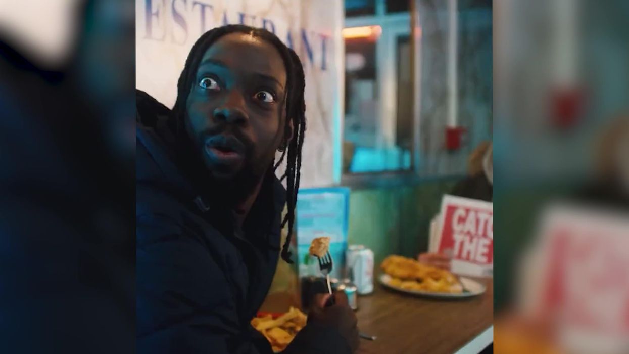 Arsenal's Aaron Ramsdale mocks Leicester fans in Chip Inn Fish Bar advert