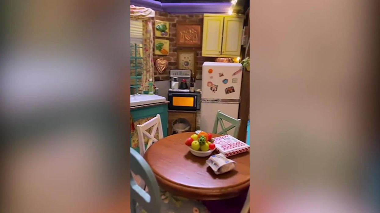 Artist makes incredible miniature-sized film and TV sets