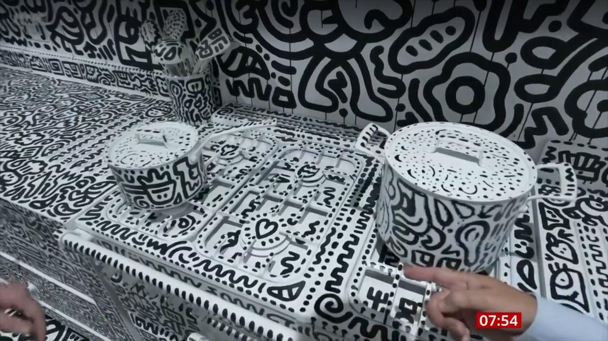 Artist's entirely 'doodled' house is absolutely mind-boggling