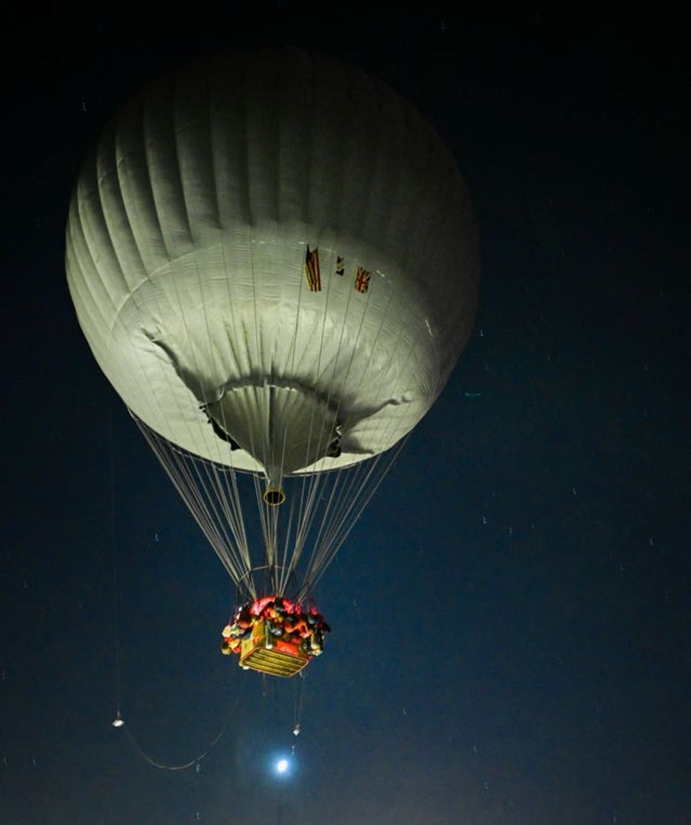 Atlantic hydrogen balloon crossing