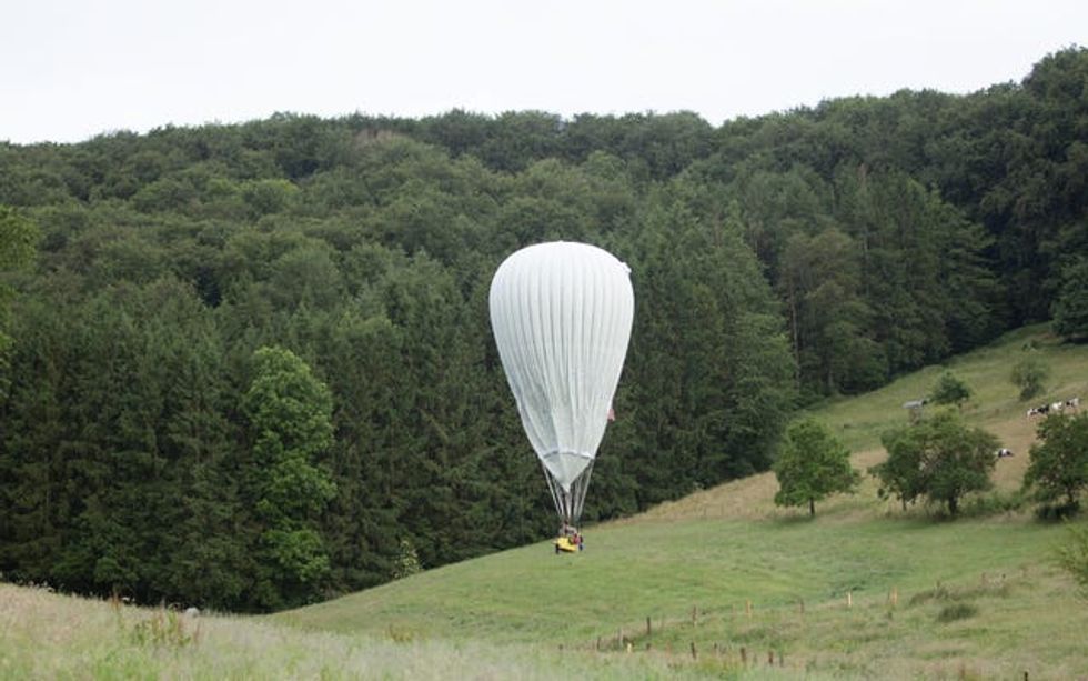 Atlantic hydrogen balloon crossing