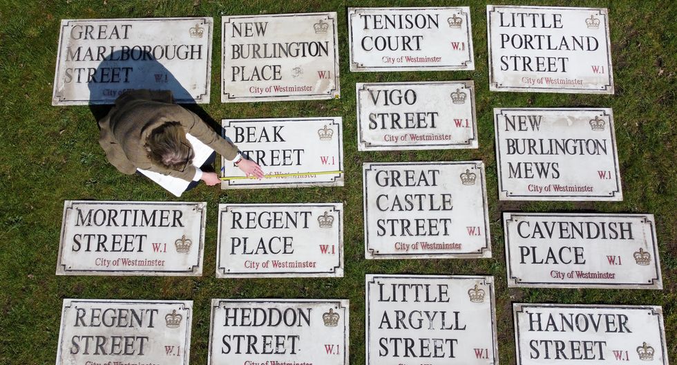‘Effortlessly cool’ London street signs from 1950s and ’60s to be auctioned off