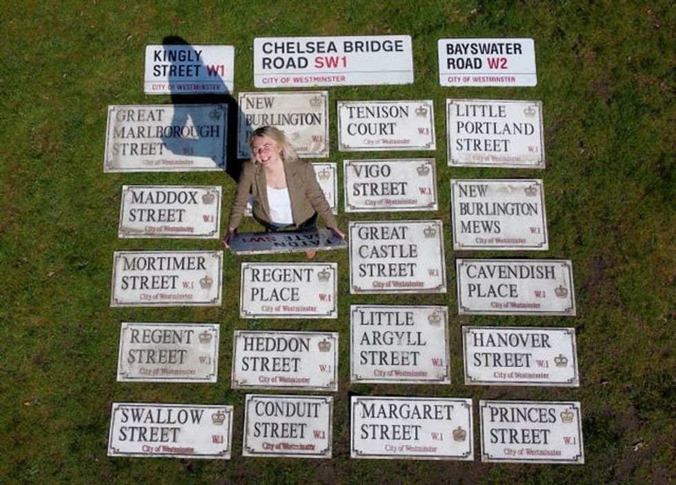 Auctioneer Catherine Southon catalogues 1950s/1960s London street signs