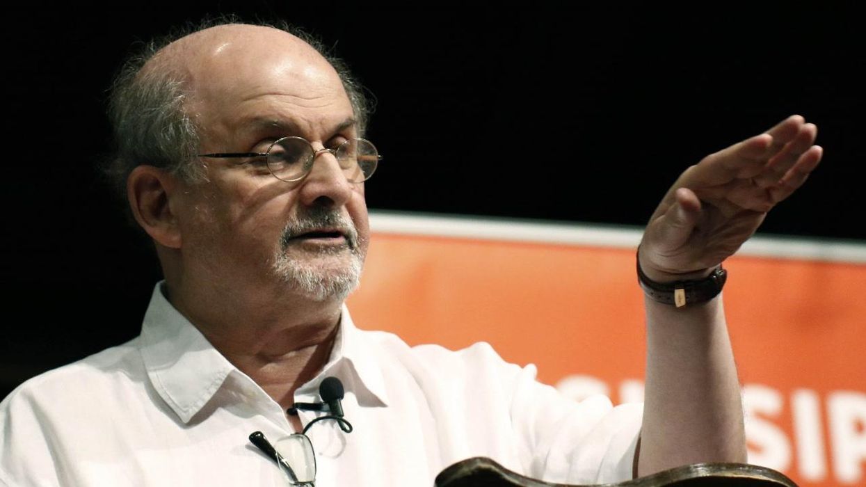 People defiantly buying up copies of 'The Satanic Verses' after Salman Rushdie stabbed