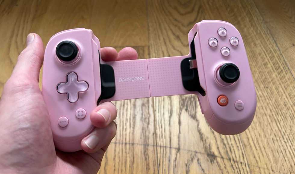 There's a brand new phone controller out - and I'm completely obsessed