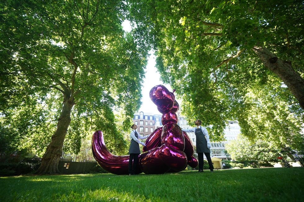 Jeff Koons sculpture fetches more than £10 million in Ukraine charity sale