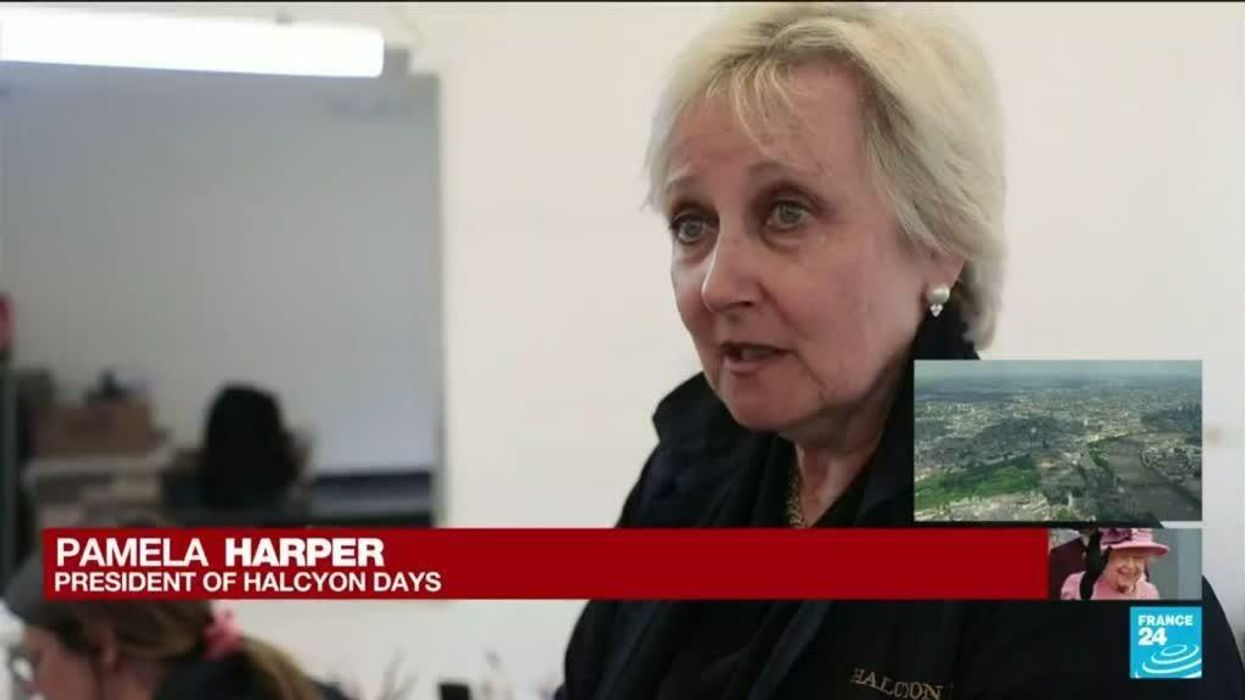 Artist creates a “wrinkles and all” doll of the Queen using a remodelled Barbie