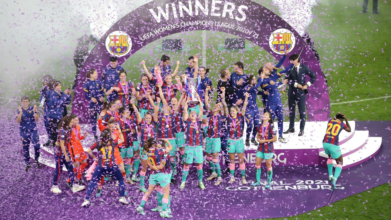 Barcelona celebrate winning the Women's Champions League