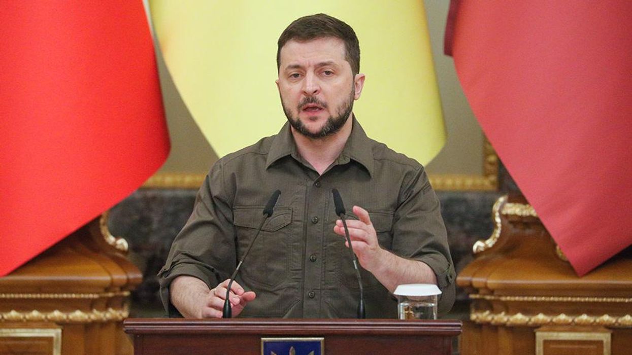 Ukrainian man tracks Russian troops using his stolen AirPods