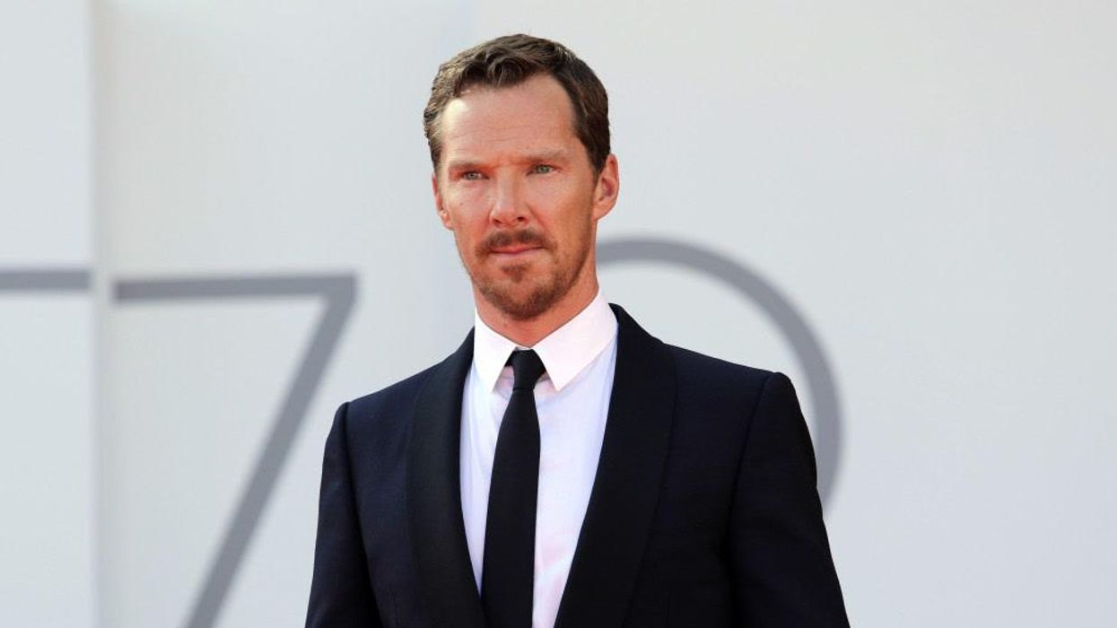 Vanity Fair cover featuring Benedict Cumberbatch and swans in a bath has readers puzzled