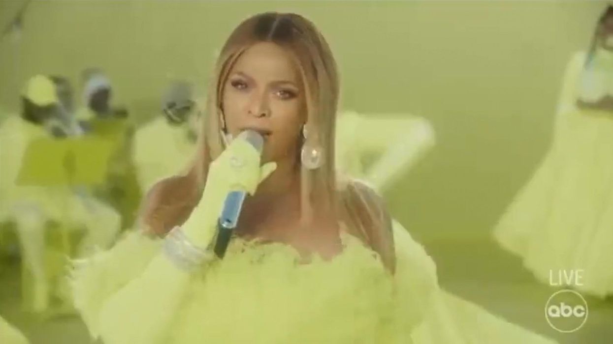 Beyoncé removes social media profile pics and excited fans think new music is coming