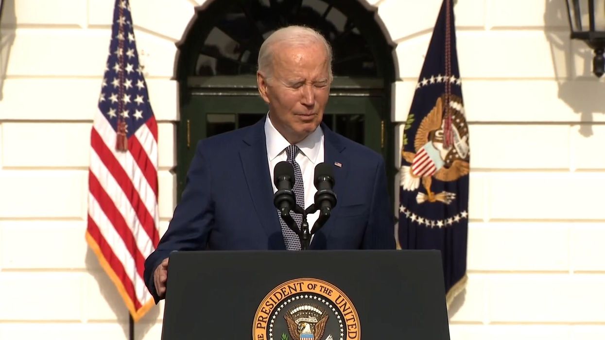 Awkward moment Joe Biden mistakes Taylor Swift for Britney Spears