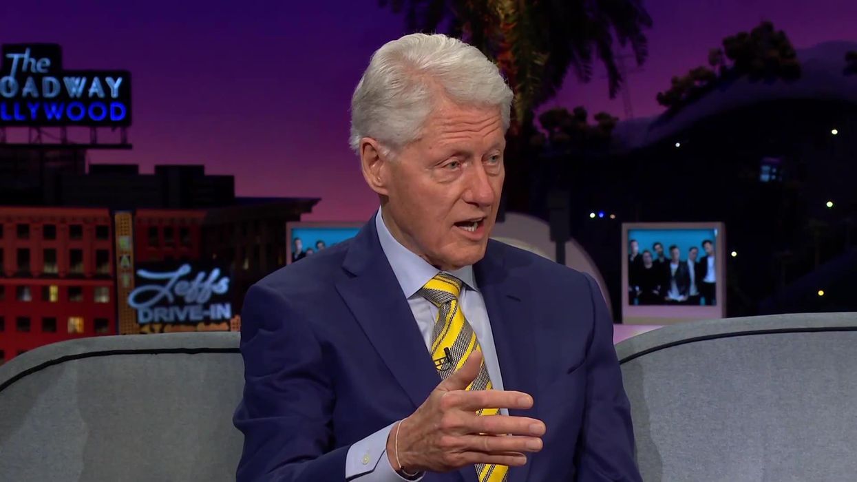 Bill Clinton admits he sent people to Area 51 to check for aliens when be became president