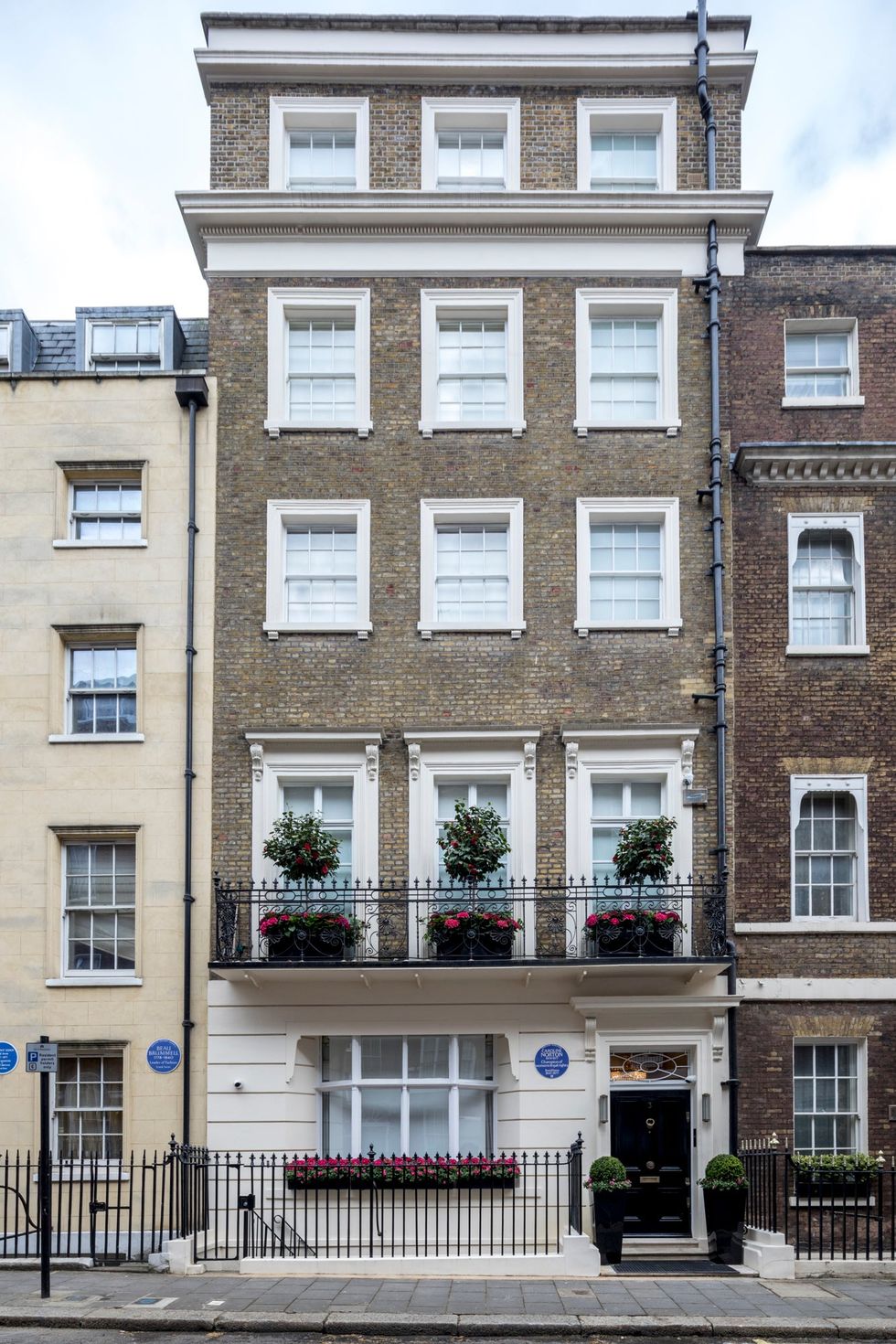Blue Plaque to Caroline Norton. 3 Chesterfield Street, Mayfair, London.