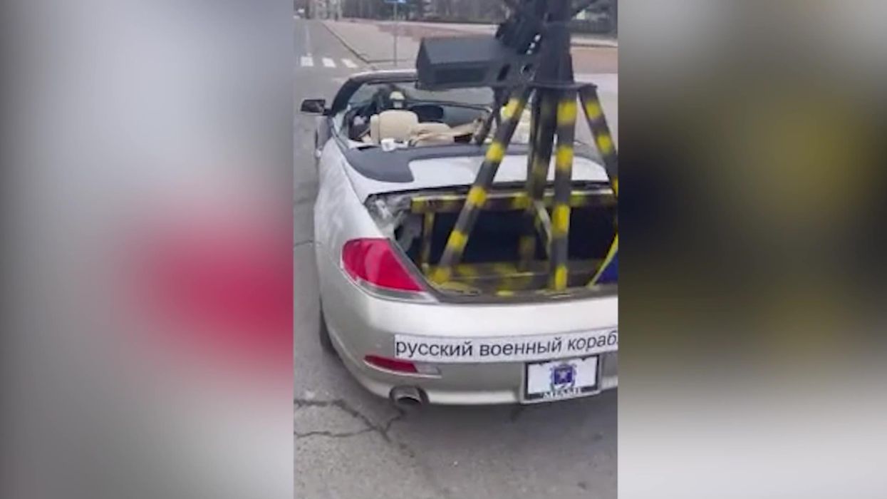 BMW modified with machine guns attached spotted in Ukraine